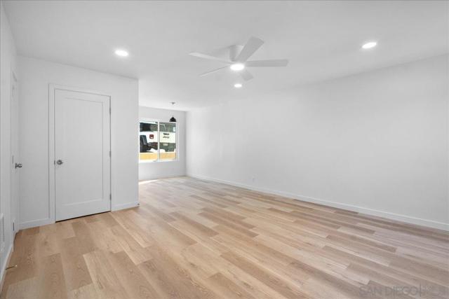 955 Postal Way, Vista CA: https://media.crmls.org/mediaz/7aa80341-d9b0-436b-8d1a-8a4085c51577.jpg