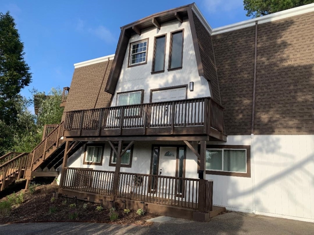 4515 Ewing Rd, Castro Valley CA: https://media.crmls.org/mediaz/7aa94b00-73e1-407a-9be1-6132333e6e73.jpg