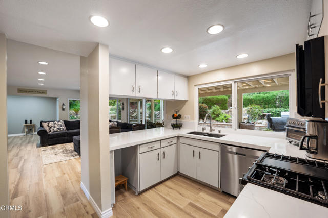 161 Harborview Court, Ventura CA: https://media.crmls.org/mediaz/7aa9a708-0e03-44da-be21-6c3d0ce20342.jpg