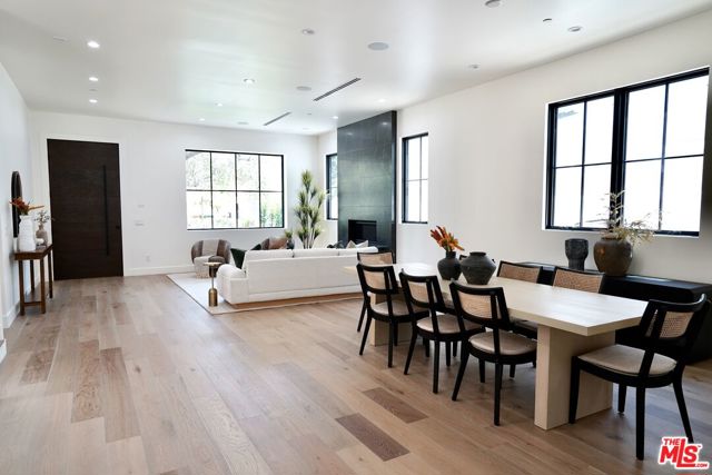 1441 S Oakhurst Drive, Los Angeles CA: https://media.crmls.org/mediaz/7aaa3ad1-0eaa-49a2-8898-b365ffbcc1dc.jpg