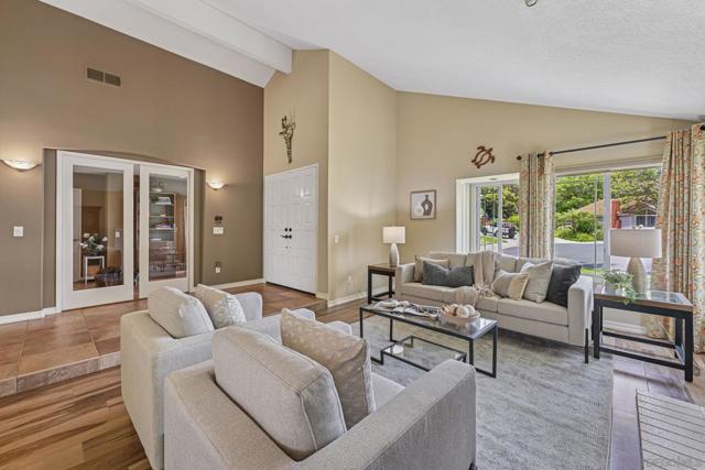 602 HOLLYRIDGE DRIVE, Encinitas CA: https://media.crmls.org/mediaz/7aaa4d5f-f7d5-4569-8d79-35ab6352cb57.jpg