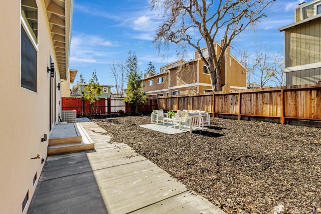 0 Redwood Avenue, Redwood City CA: https://media.crmls.org/mediaz/7aaa6ee3-9bb4-4852-8fa4-29461caae6e9.jpg