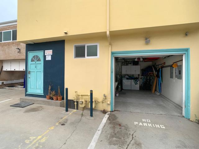 817 819 San Luis Rey Pl, San Diego CA: https://media.crmls.org/mediaz/7aaa8af1-d702-48f0-a3d4-8edae673015c.jpg