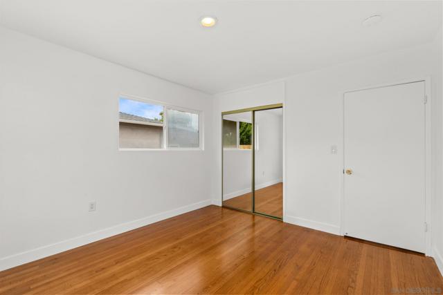 614 Fifth Ave, Chula Vista CA: https://media.crmls.org/mediaz/7aaaf094-bcab-48c7-ab6d-ea1da152afe1.jpg