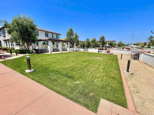 Detail Gallery Image 32 of 34 For 4203 Calle Del Vista, Oceanside,  CA 92057 - 4 Beds | 3 Baths