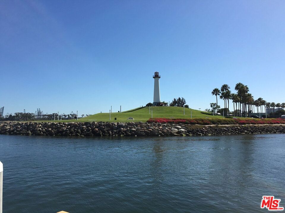 https://media.crmls.org/mediaz/7aab5738-6393-4880-82c0-0cebd06e4180.jpg?preset=X-Large