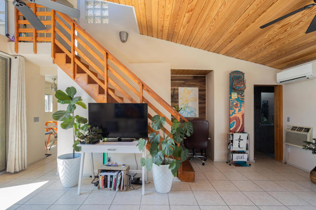 610 S Camino Real, Palm Springs CA: https://media.crmls.org/mediaz/7aabcae2-5bbd-4f76-85f1-e9471e127952.jpg