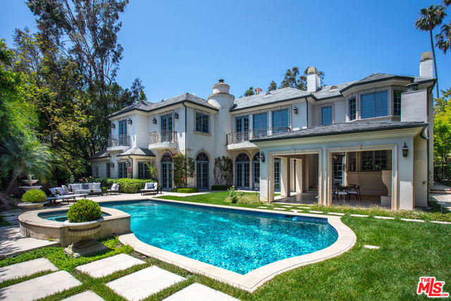 1154 Summit Drive, Beverly Hills CA: https://media.crmls.org/mediaz/7aac3e99-bb49-49e1-906f-b455552abea1.jpg