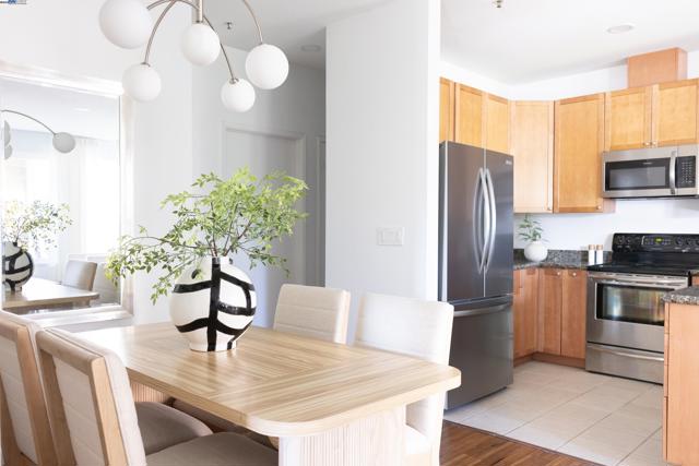 3695 Stevenson Blvd, Fremont CA: https://media.crmls.org/mediaz/7aacce1d-424d-4ae4-b60e-4f50b181f070.jpg