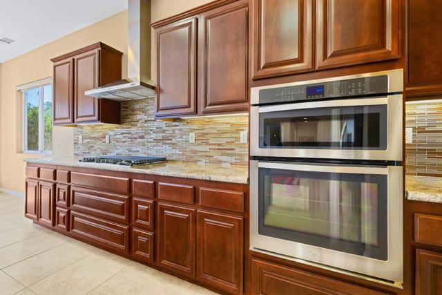 57816 Barristo Circle, La Quinta CA: https://media.crmls.org/mediaz/7aae00d9-4bcb-4511-8464-773d8147ea07.jpg