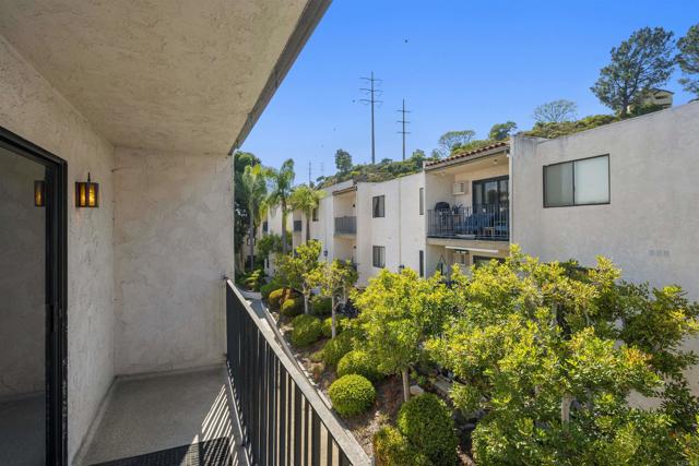 Detail Gallery Image 3 of 26 For 6780 Friars Rd #321,  San Diego,  CA 92108 - 2 Beds | 2 Baths
