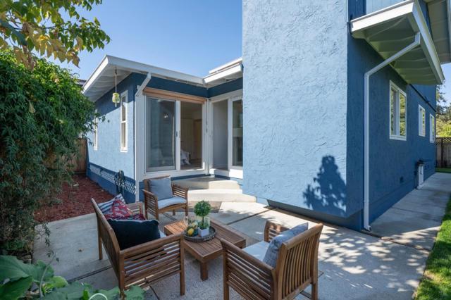 1035 Valota Road, Redwood City CA: https://media.crmls.org/mediaz/7aaeeb89-d564-462e-84b4-a01f3a5a6cdf.jpg