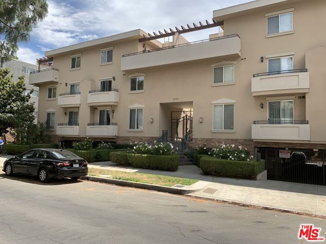 4732 Radford Avenue, Valley Village CA: https://media.crmls.org/mediaz/7aaf64a4-0493-4f3c-849e-1faefc247f47.jpg