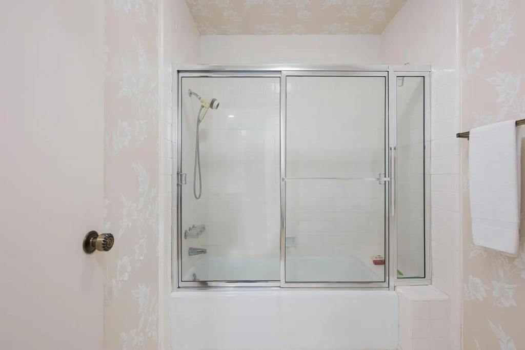 https://media.crmls.org/mediaz/7ab00f91-e6e0-46c6-9774-83e10f7edb57.jpg?preset=X-Large