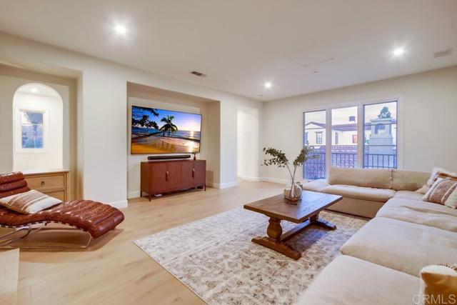 8308 Top O The Morning Way, San Diego CA: https://media.crmls.org/mediaz/7ab04941-1f80-4f08-96d5-d0fef8d9a2ac.jpg