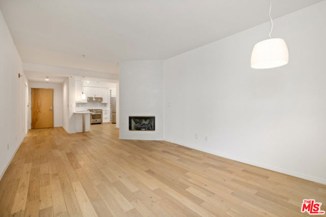 4180 Fair Avenue, Studio City CA: https://media.crmls.org/mediaz/7ab04dff-a47e-4746-b8ef-376c6f401948.jpg