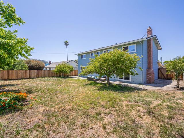 917 Sir Francis Avenue, Capitola CA: https://media.crmls.org/mediaz/7ab05f77-0105-4a05-b868-078cb21c4740.jpg