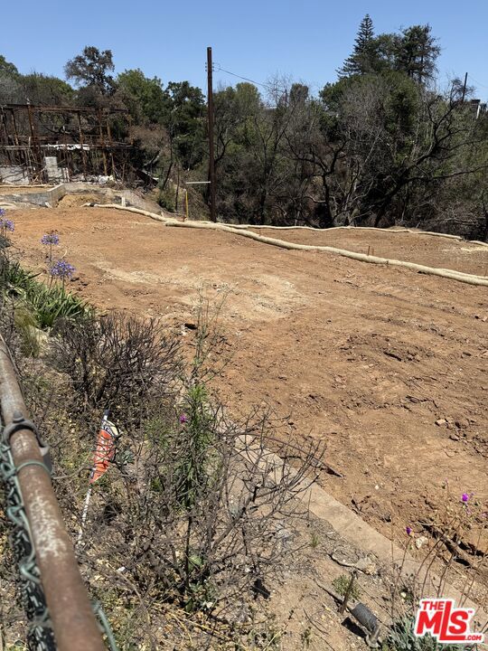 620 Palmera Avenue, Pacific Palisades CA: https://media.crmls.org/mediaz/7ab08006-520e-4fee-ab8e-a2791d760243.jpg