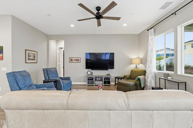 Detail Gallery Image 29 of 65 For 126 Wisteria St, Fillmore,  CA 93015 - 4 Beds | 3/1 Baths