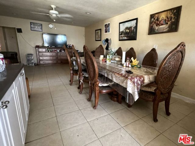 8910 Noble Avenue, North Hills CA: https://media.crmls.org/mediaz/7ab14589-1a49-4bb6-b3c5-2a6af4cfa43e.jpg