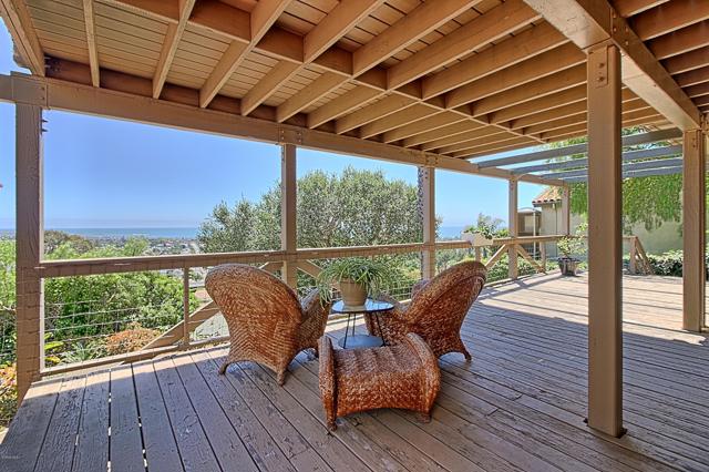 2108 Sunset Drive, Ventura CA: https://media.crmls.org/mediaz/7ab1ee00-84fb-47ec-b080-f1e243768a26.jpg