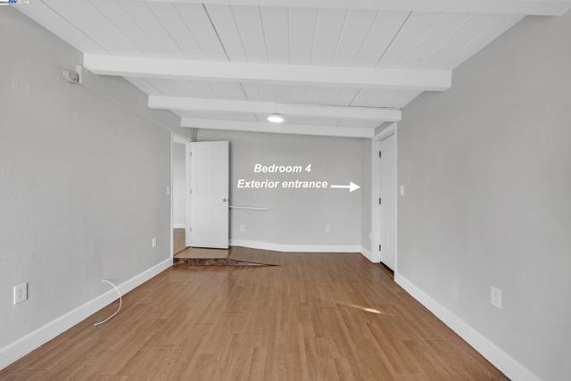 27946 Pompano Ave, Hayward CA: https://media.crmls.org/mediaz/7ab20803-816e-40ee-aea8-e25da49c0952.jpg