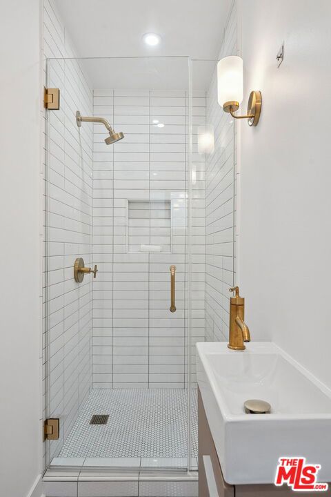 149 S Wetherly Drive, Beverly Hills CA: https://media.crmls.org/mediaz/7ab25afb-d777-48f7-9ffb-d593808cdb8d.jpg