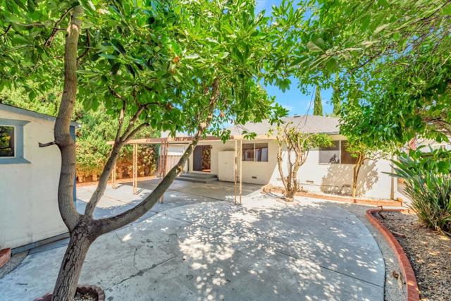 2444 Fernwood Avenue, San Jose CA: https://media.crmls.org/mediaz/7ab2e21d-79bc-4aba-b1f1-ab80fb041472.jpg