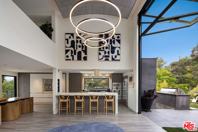 5751 Valley Oak Drive, Los Angeles CA: https://media.crmls.org/mediaz/7ab31778-6ad9-4511-a447-2dc0791f5fef.jpg