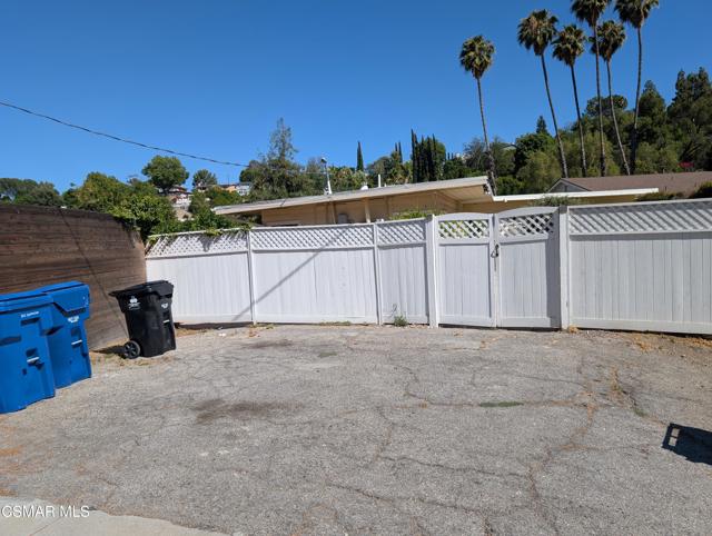 22319 Macfarlane Drive, Woodland Hills CA: https://media.crmls.org/mediaz/7ab3ca55-35b2-497c-9331-816fa551d868.jpg