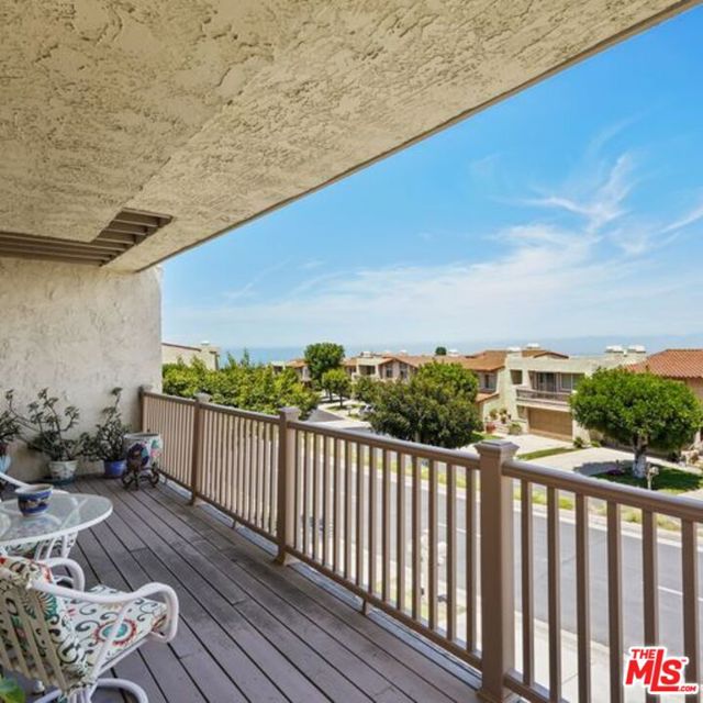 19 Hilltop Circle, Rancho Palos Verdes, California 90275, 2 Bedrooms Bedrooms, ,2 BathroomsBathrooms,Residential,Sold,Hilltop,22181005