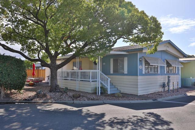 275 Burnett Ave, Morgan Hill CA: https://media.crmls.org/mediaz/7ab4c393-a304-4b11-a784-fc19398d6a39.jpg