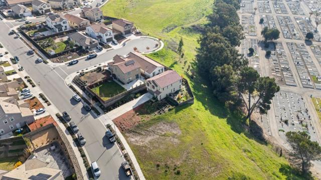 390 Tanoak Street, Hollister CA: https://media.crmls.org/mediaz/7ab4da74-acec-49cc-8dec-d806d2aa37eb.jpg