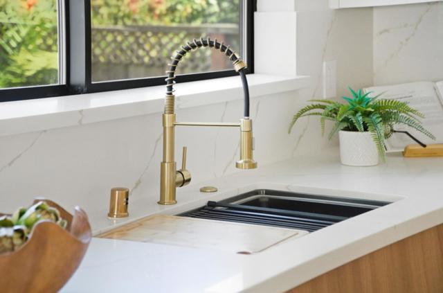 55 Orchard Avenue, Redwood City CA: https://media.crmls.org/mediaz/7ab5309d-bc94-45b0-8259-90ba087630e0.jpg