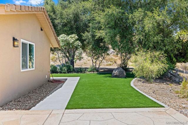 2686 Via Viejas, Alpine CA: https://media.crmls.org/mediaz/7ab5c40d-41eb-4549-ab42-fbcc408d38bf.jpg