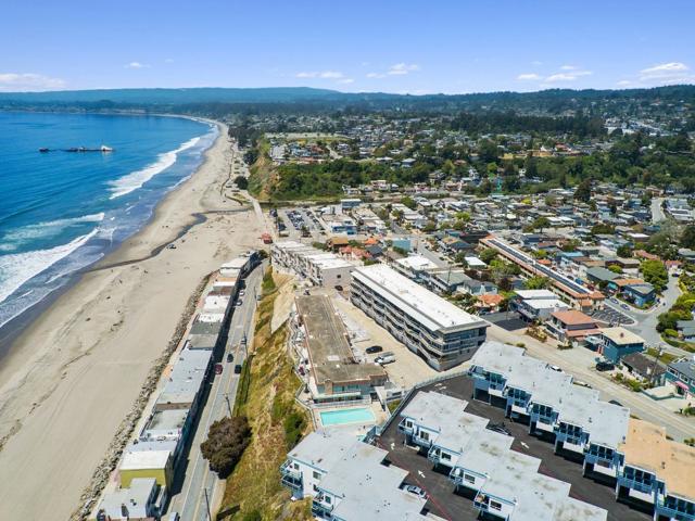 247 Rio Del Mar Boulevard, Aptos CA: https://media.crmls.org/mediaz/7ab65b73-537b-4e39-9646-c61a7d752462.jpg
