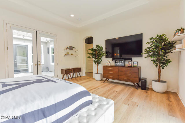 6981 Shadow Wood Drive, Moorpark CA: https://media.crmls.org/mediaz/7ab6d610-62ed-4133-b084-6d571c82bc5a.jpg