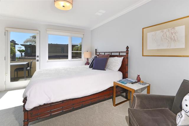 7127 Fay Avenue, La Jolla CA: https://media.crmls.org/mediaz/7ab70a27-2875-4b62-9303-52bbfa29bbae.jpg