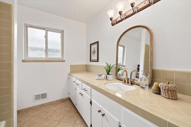 216 Montclair Road, Los Gatos CA: https://media.crmls.org/mediaz/7ab740bf-e995-4dce-8b5b-7c18257cdf02.jpg