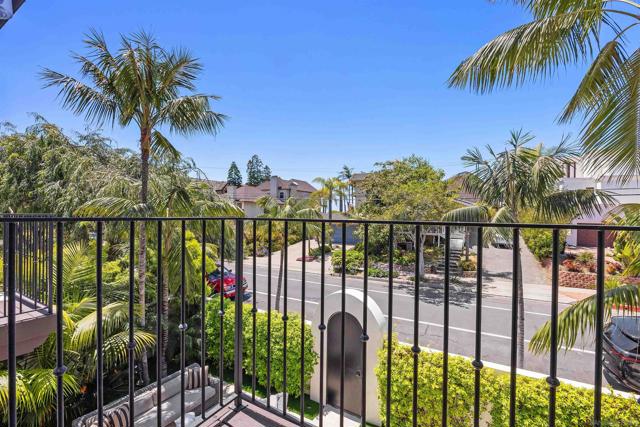 227 Neptune Ave, Encinitas CA: https://media.crmls.org/mediaz/7ab7b643-8d00-4a56-9884-e927755efbf0.jpg