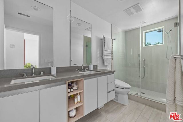 3623 1/2 S Centinela Avenue, Los Angeles CA: https://media.crmls.org/mediaz/7ab7c0d6-ea78-4940-ad66-f5eae2253b10.jpg