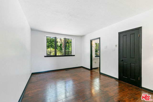 29528 Harvester Road, Malibu CA: https://media.crmls.org/mediaz/7ab7d2e3-1ce4-42d1-b00f-e139ceb72eae.jpg