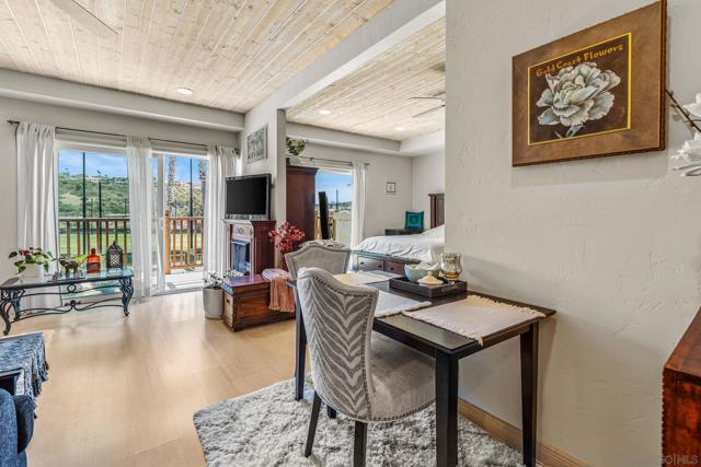 2003 Costa Del Mar Rd, Carlsbad CA: https://media.crmls.org/mediaz/7ab7ee36-080a-43c5-813d-5d416bbee6b9.jpg