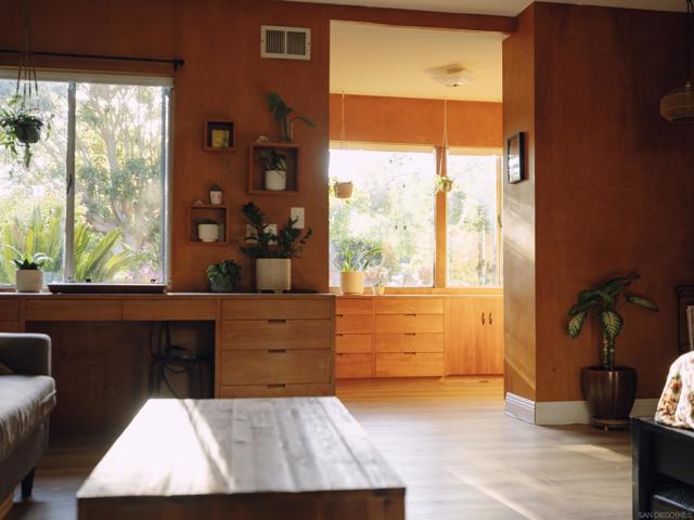 6009 Mimulus, Rancho Santa Fe CA: https://media.crmls.org/mediaz/7ab870f5-32df-4449-93a2-609db30ff655.jpg