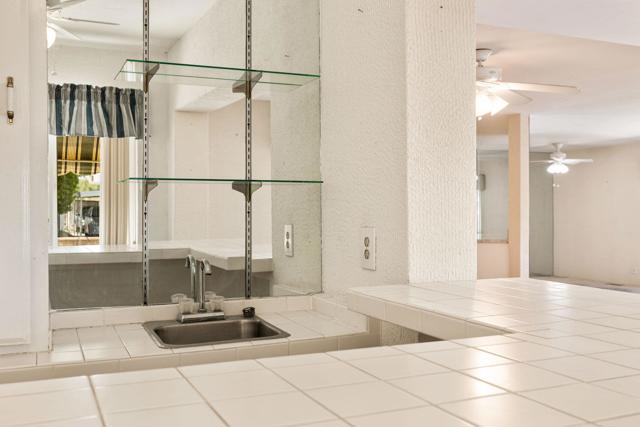 39551 Hidden Water Place, Palm Desert CA: https://media.crmls.org/mediaz/7ab907ba-89d2-4660-a115-4d925411d806.jpg