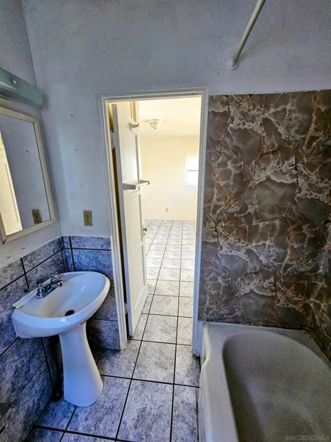 1135 41 26th Street, San Diego CA: https://media.crmls.org/mediaz/7aba8c3b-10e5-4cc7-aaef-69cef344c18a.jpg