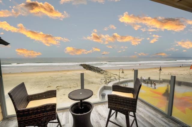 706 Ocean LN, Imperial Beach CA: https://media.crmls.org/mediaz/7abaad8a-7a40-4139-b4a0-344cb134a0b4.jpg