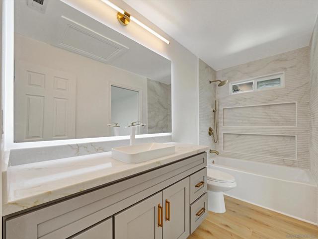 995 Bluecrest St, Corona CA: https://media.crmls.org/mediaz/7abab4b6-ff75-4483-8ceb-78036b9ce243.jpg