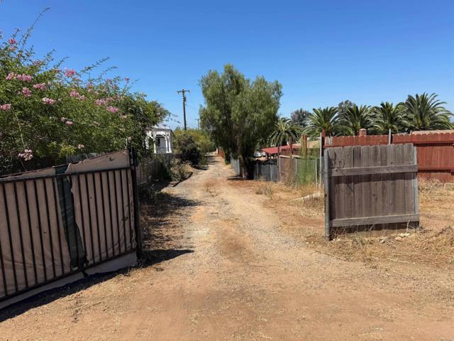 Detail Gallery Image 8 of 10 For 2055 Riviera Dr, Vista,  CA 92084 - – Beds | – Baths