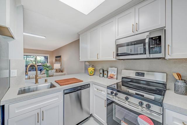 453 Alberto Way, Los Gatos CA: https://media.crmls.org/mediaz/7abbc64f-8721-45dd-a777-c360b8290b9d.jpg